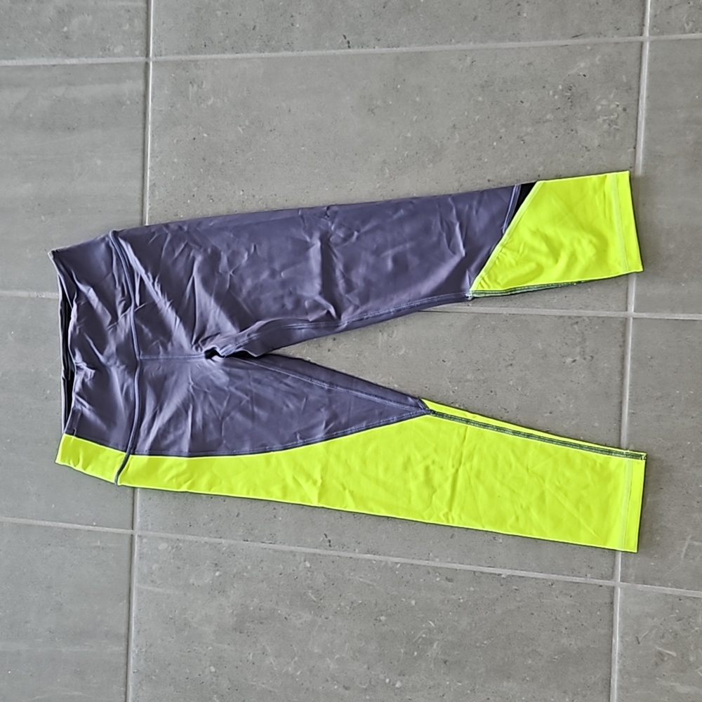 Victoria's secret VSX SPORT leggings Capri size XS